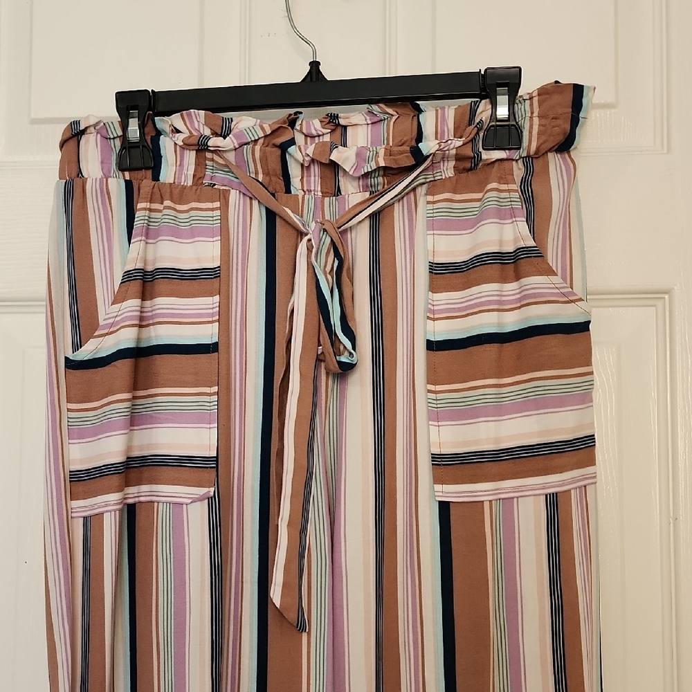 Xhilaration Wide Leg Pants. - Picture 2 of 11